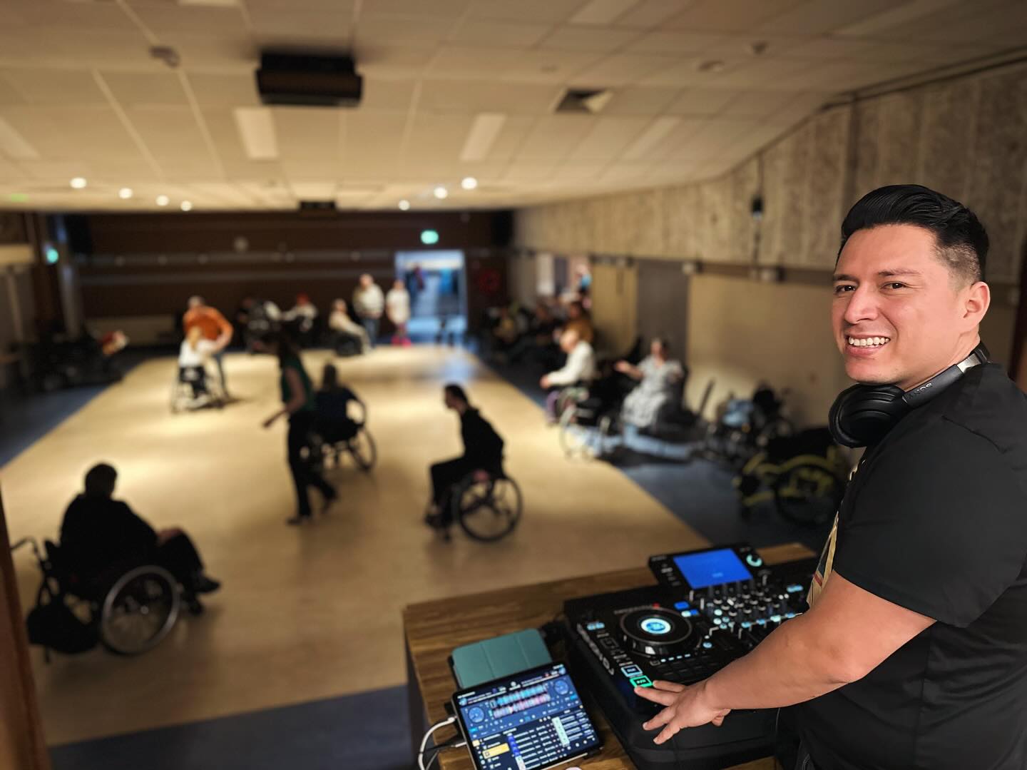 rolstoeldansmiddag met DJ